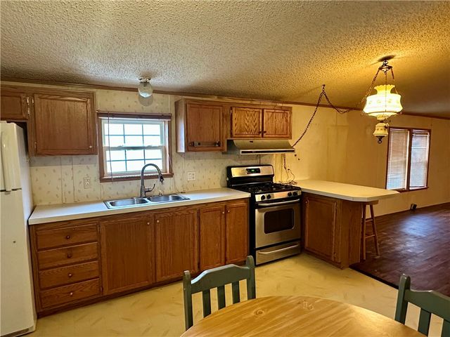 7 Royal Avenue, Bradford Town, PA 16701