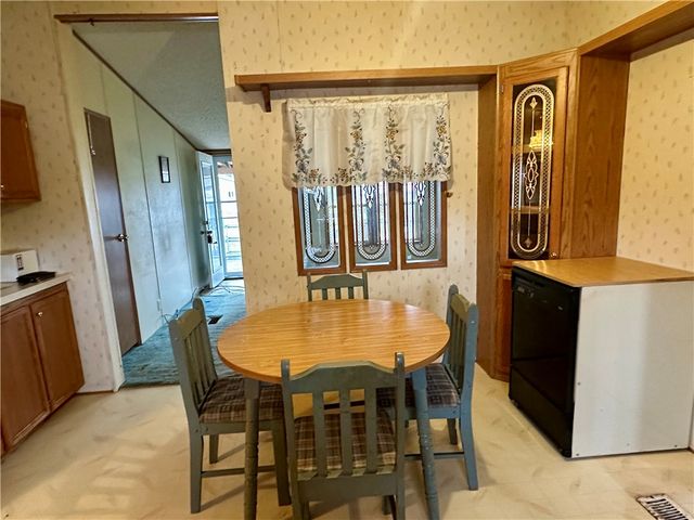 7 Royal Avenue, Bradford Town, PA 16701