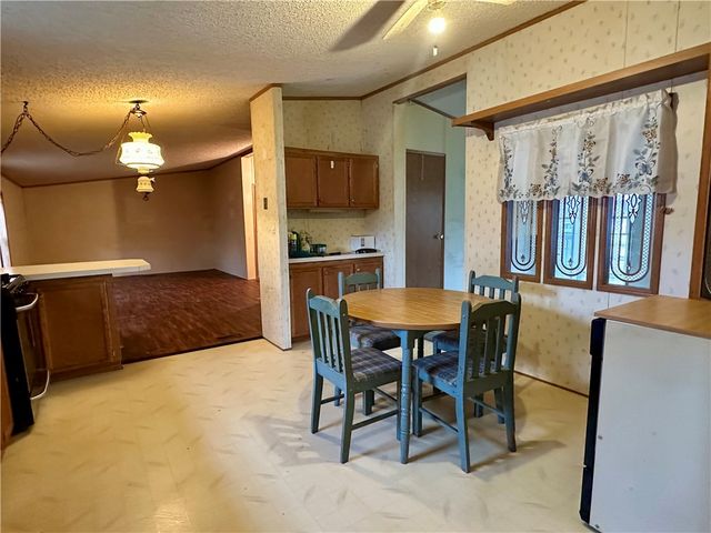 7 Royal Avenue, Bradford Town, PA 16701