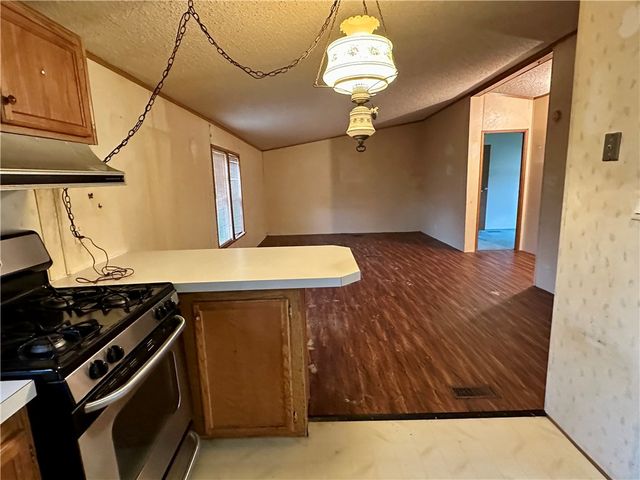 7 Royal Avenue, Bradford Town, PA 16701