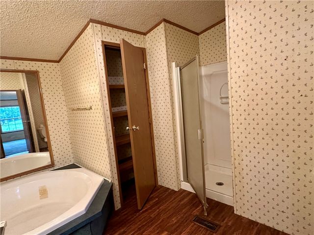 7 Royal Avenue, Bradford Town, PA 16701