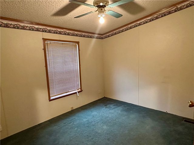 7 Royal Avenue, Bradford Town, PA 16701