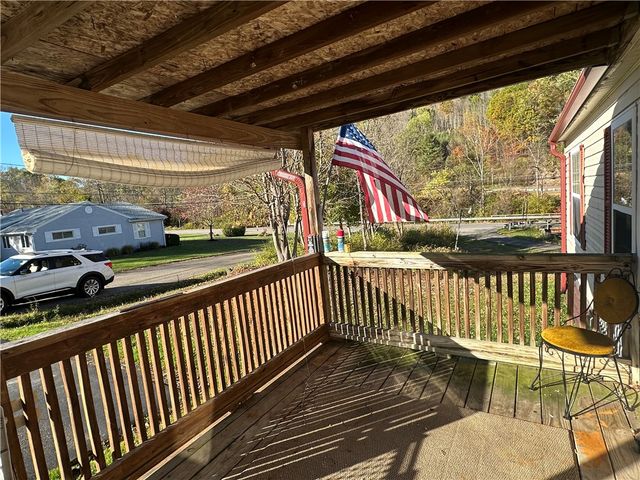 7 Royal Avenue, Bradford Town, PA 16701