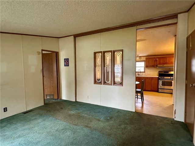 7 Royal Avenue, Bradford Town, PA 16701