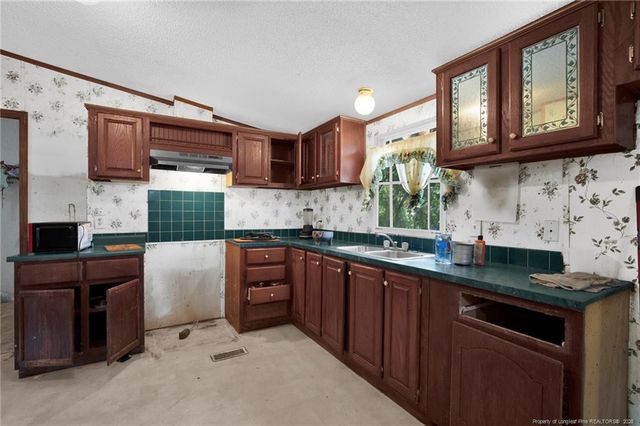 4705 Hickory Ridge, Parkton, NC 28371