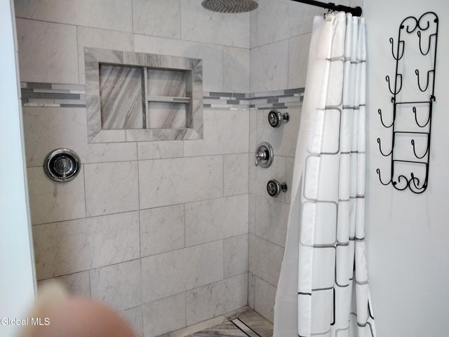 25 Ridge Drive, Troy, NY 12180