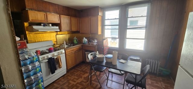 93 Lincoln Pl, Irvington Twp., NJ 07111