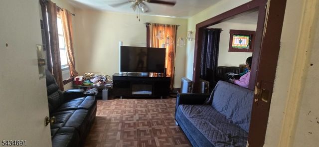 93 Lincoln Pl, Irvington Twp., NJ 07111