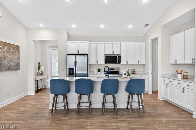 1625 SW 15th PL, Cape Coral, FL 33991