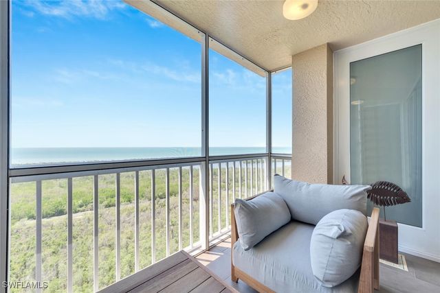 6585 Nicholas BLVD 1903, Naples, FL 34108