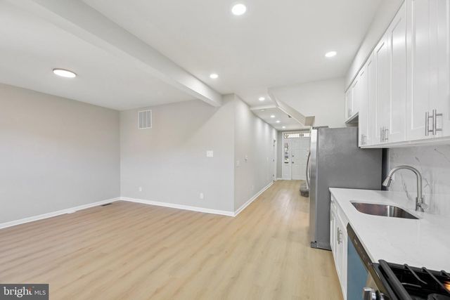 329 E UNIVERSITY PKWY, Baltimore, MD 21218