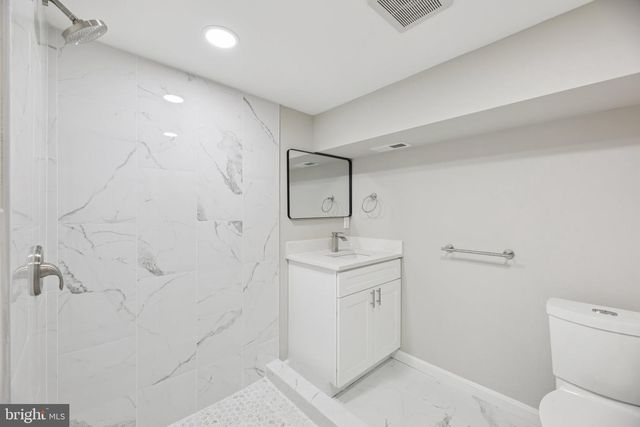 329 E UNIVERSITY PKWY, Baltimore, MD 21218