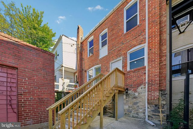 329 E UNIVERSITY PKWY, Baltimore, MD 21218