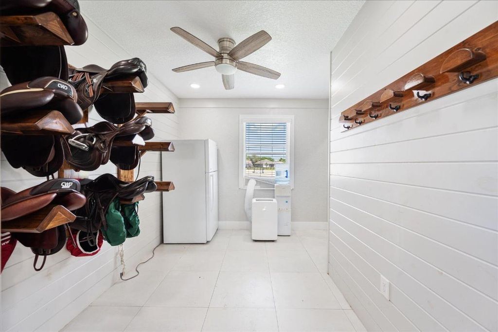 Image 11 of property listing at 2040 Galloway Trail, Wellington, FL 33414