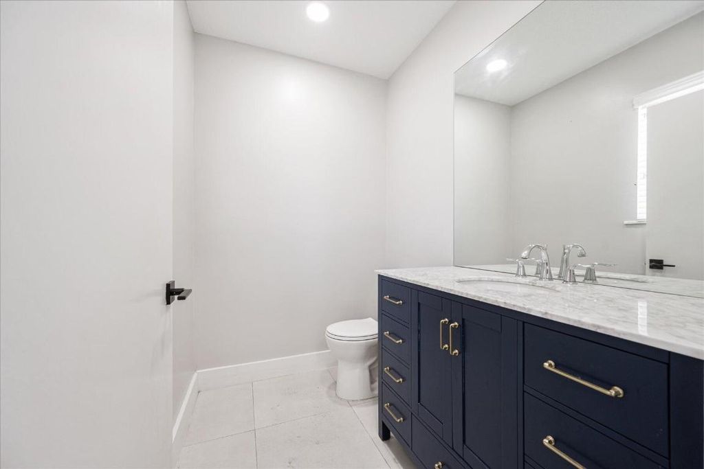 Image 12 of property listing at 2040 Galloway Trail, Wellington, FL 33414