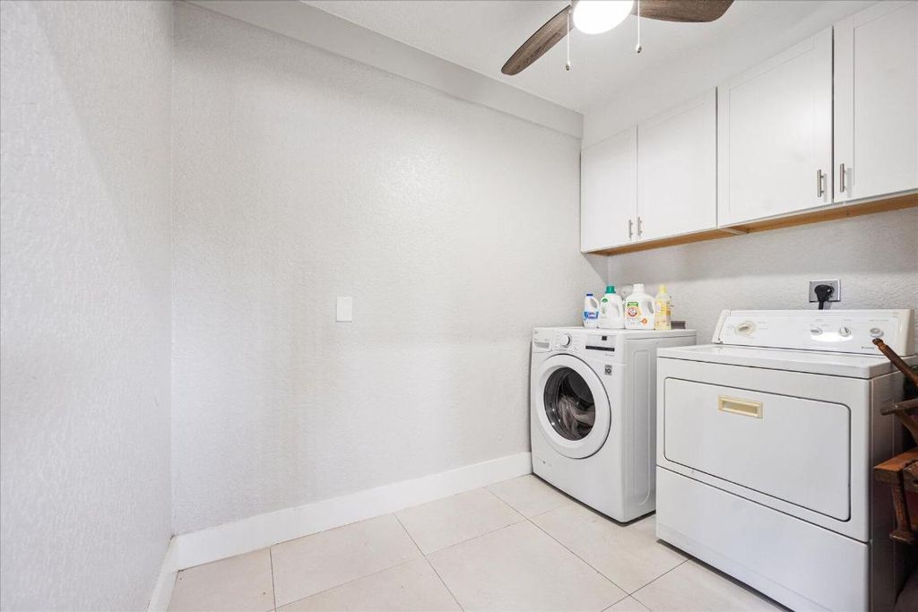 Image 15 of property listing at 2040 Galloway Trail, Wellington, FL 33414