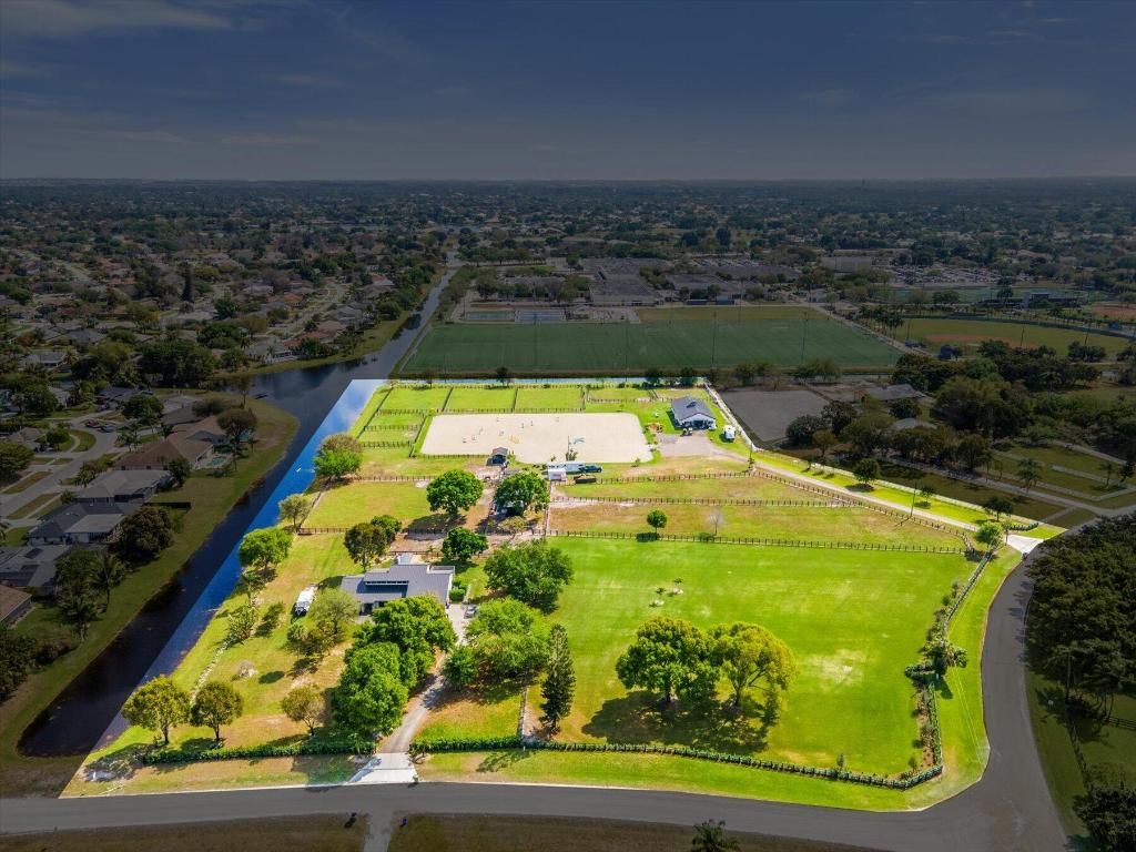 Image 19 of property listing at 2040 Galloway Trail, Wellington, FL 33414