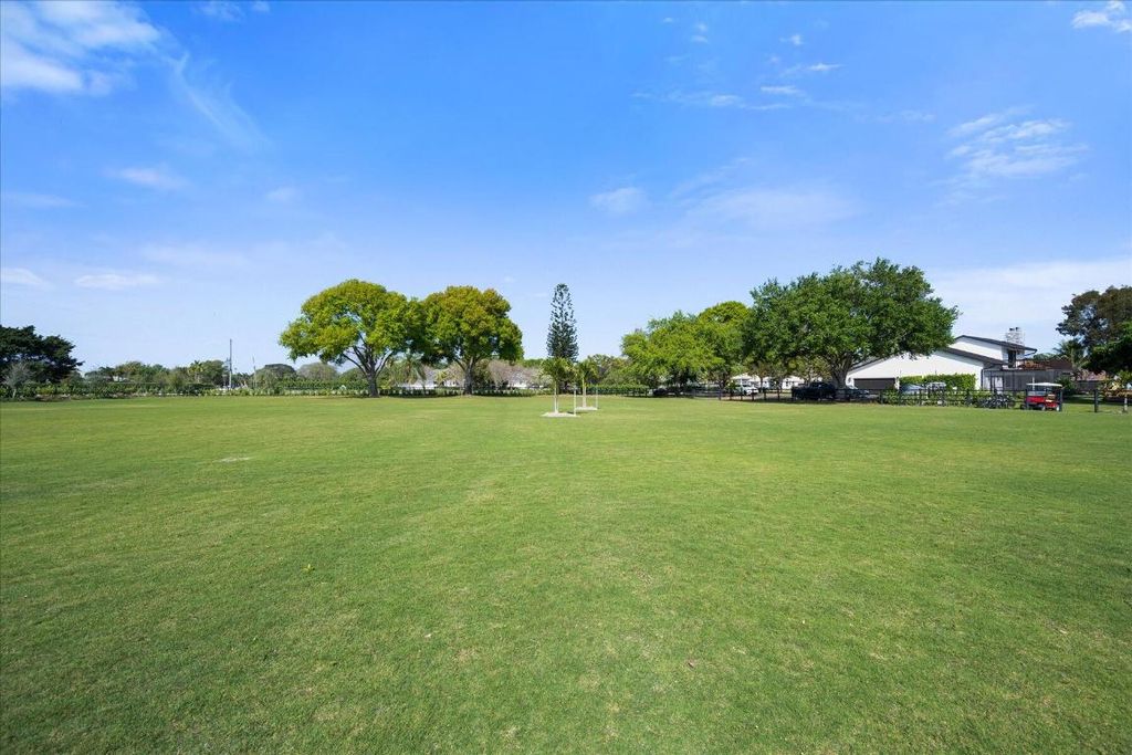 Image 24 of property listing at 2040 Galloway Trail, Wellington, FL 33414