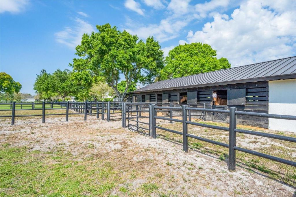 Image 27 of property listing at 2040 Galloway Trail, Wellington, FL 33414