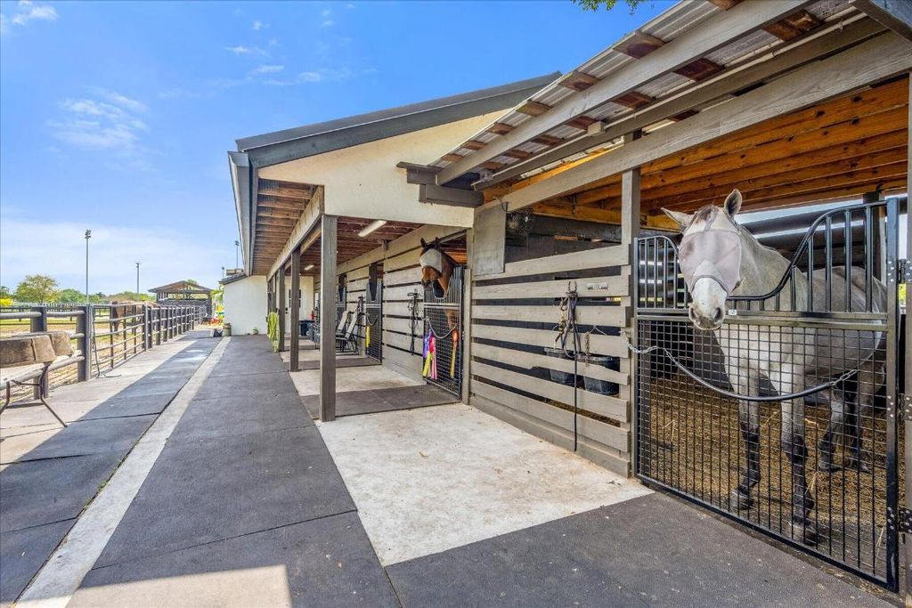 Image 29 of property listing at 2040 Galloway Trail, Wellington, FL 33414