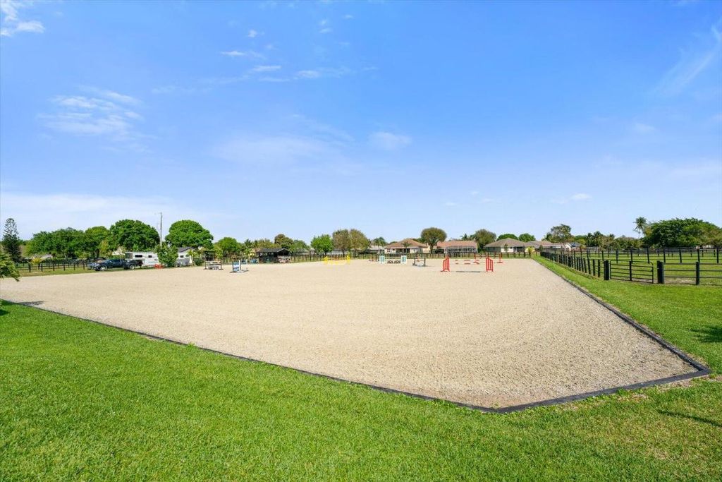 Image 3 of property listing at 2040 Galloway Trail, Wellington, FL 33414