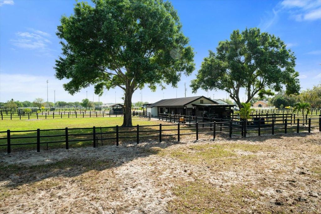 Image 37 of property listing at 2040 Galloway Trail, Wellington, FL 33414