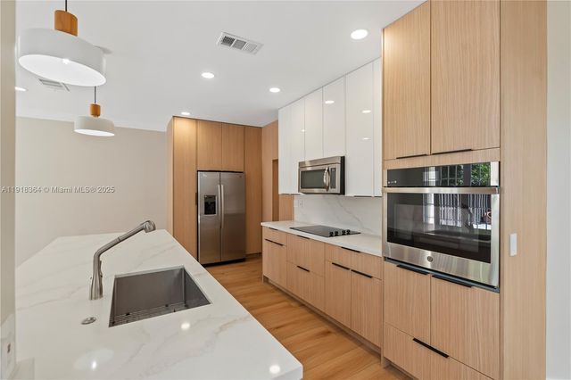 11032 NW 48th Ln, Doral, FL 33178