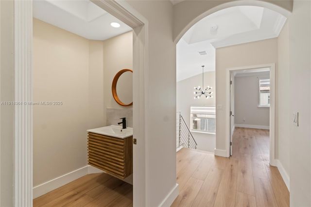 11032 NW 48th Ln, Doral, FL 33178