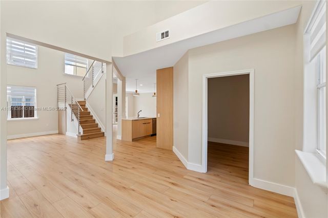 11032 NW 48th Ln, Doral, FL 33178