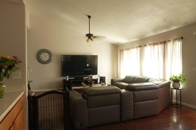 2108 N Apple Avenue, Rialto, CA 92377