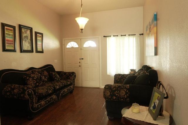 2108 N Apple Avenue, Rialto, CA 92377