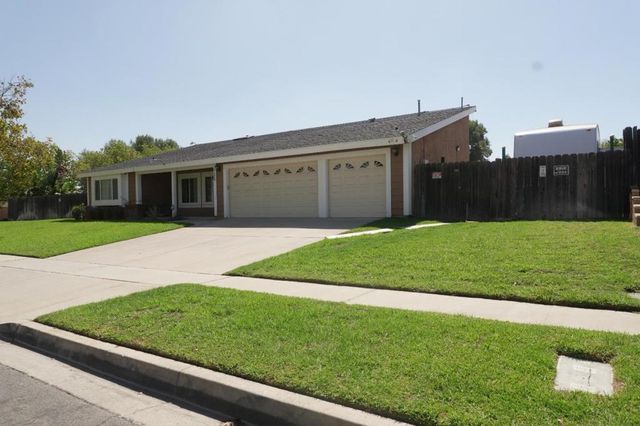 2108 N Apple Avenue, Rialto, CA 92377
