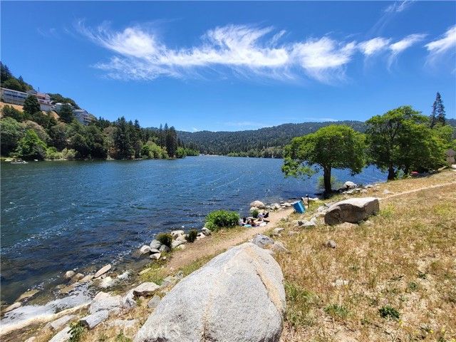 24743 Edelweiss Drive, Crestline, CA 92325