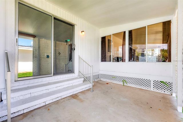 210 PALM MEADOWS DR, Eustis, FL 32726