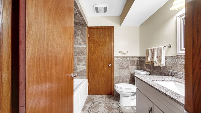 17106 Ingleside Avenue, South Holland, IL 60473