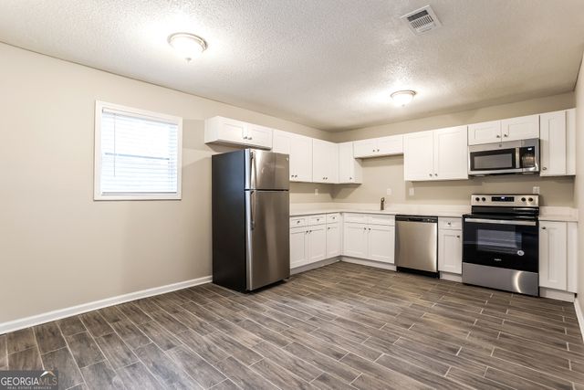 8621 Chestnut Lane, Lithia Springs, GA 30122