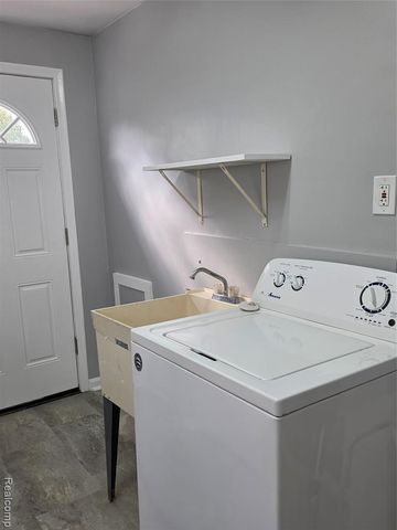 30555 Brush Street, Madison Heights, MI 48071