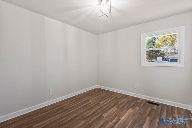 2424 Larkwood Circle NW, Huntsville, AL 35810