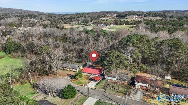 2424 Larkwood Circle NW, Huntsville, AL 35810