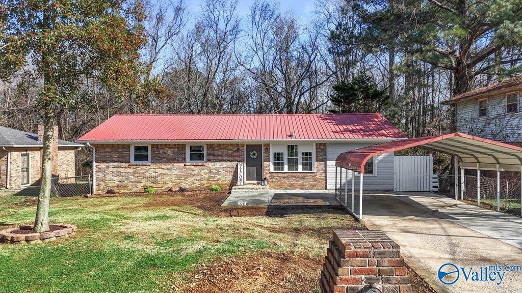 2424 Larkwood Circle NW, Huntsville, AL 35810