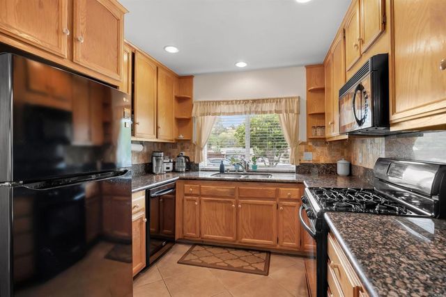 7245 Decanture Cove, San Diego, CA 92120