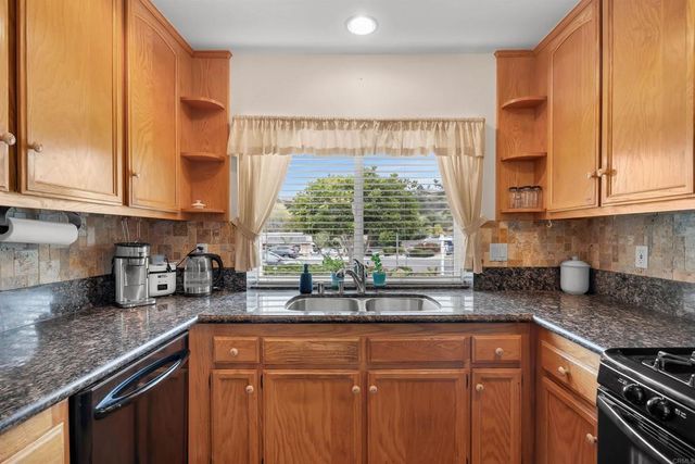 7245 Decanture Cove, San Diego, CA 92120