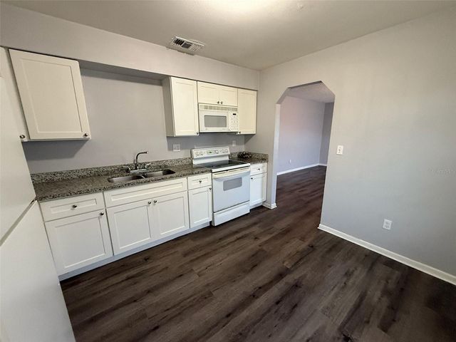 1039 N BRUNNELL PARKWAY 1041, Lakeland, FL 33805