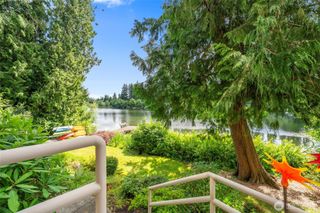 19528 Echo Lake Place N #B101, Shoreline, WA 98133