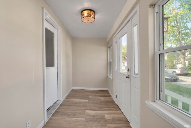 916 S 35th Street, South Bend, IN 46615