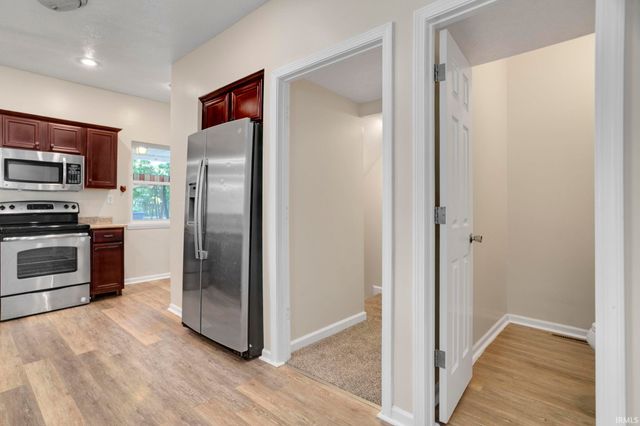 916 S 35th Street, South Bend, IN 46615