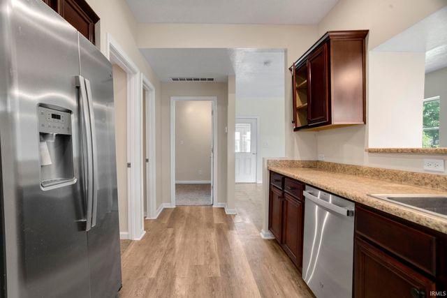 916 S 35th Street, South Bend, IN 46615