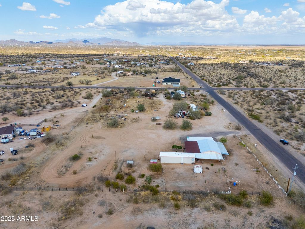 Image 10 of property listing at 270 N Ralston Road, Maricopa, AZ 85139