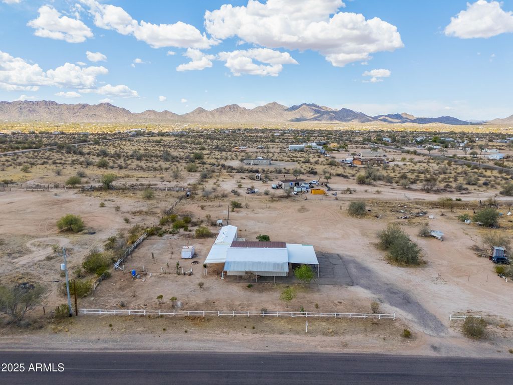 Image 11 of property listing at 270 N Ralston Road, Maricopa, AZ 85139