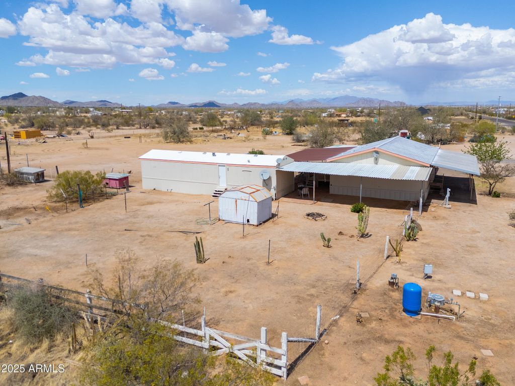 Image 13 of property listing at 270 N Ralston Road, Maricopa, AZ 85139